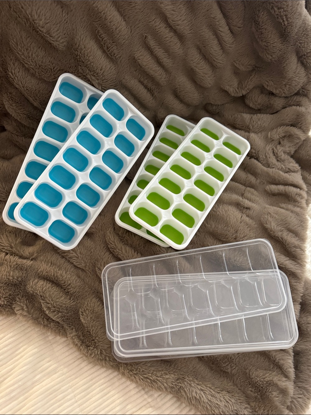 Silicone-Lined Ice Cube Trays (Blue & Green) - Home Storage & Organization